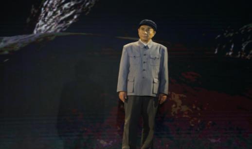 轻启鲜活，红色记忆——大型情景舞台剧《红旗颂》演出圆满成功