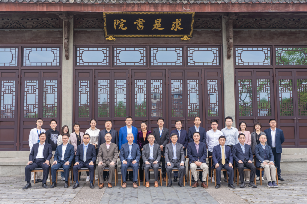 “货币金融圆桌会议·2023春”走进浙江海宁 探讨“新时期中国银行业发展的机遇和挑战”